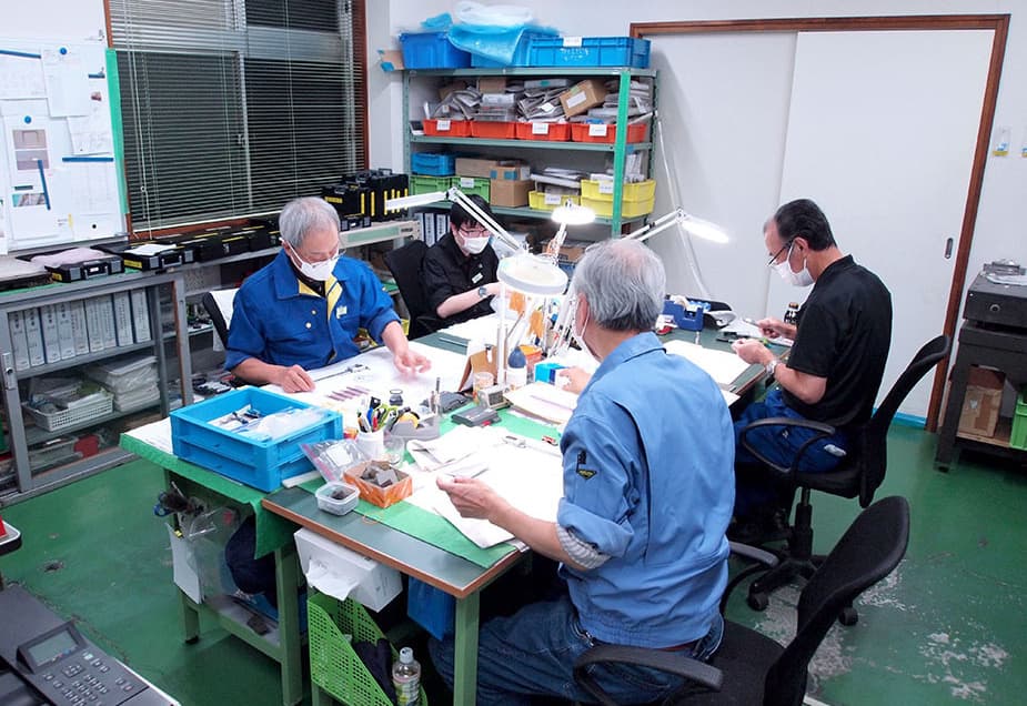 吉光工業の相模原工場での作業風景